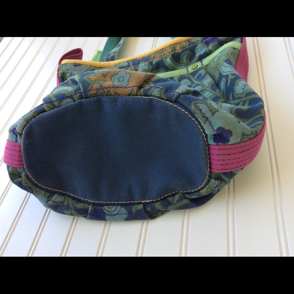 Lucky Brand 🍀 Vegan Boho Bucket Bag. - Picture 8 of 16